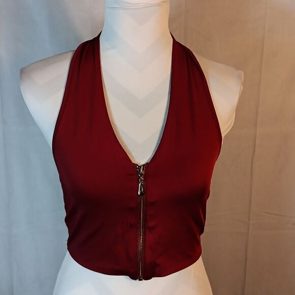 Zippered V-neck Cropped Halter Top - Picture 7 of 8
